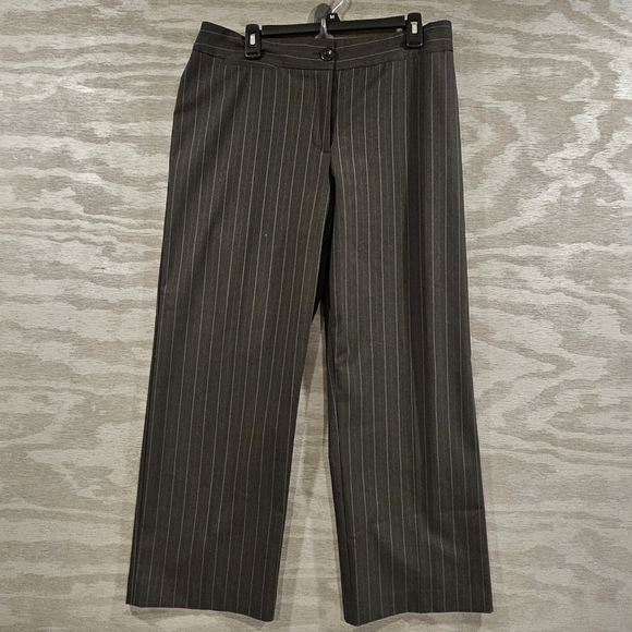 Chico's Pants - Chico's SZ 3/16 Flat Front Straight Leg Gray W/Blue Pinstripe Stretch Trouser